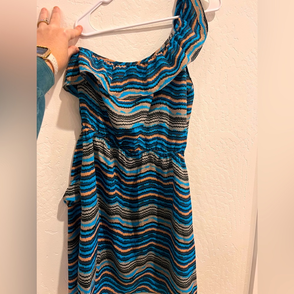 NWOT Bar 3 one shoulder dress w/pockets size L